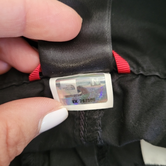 The North Face Black 4 Pockets Casual Sport Shorts Size 6‎ - Picture 7 of 10